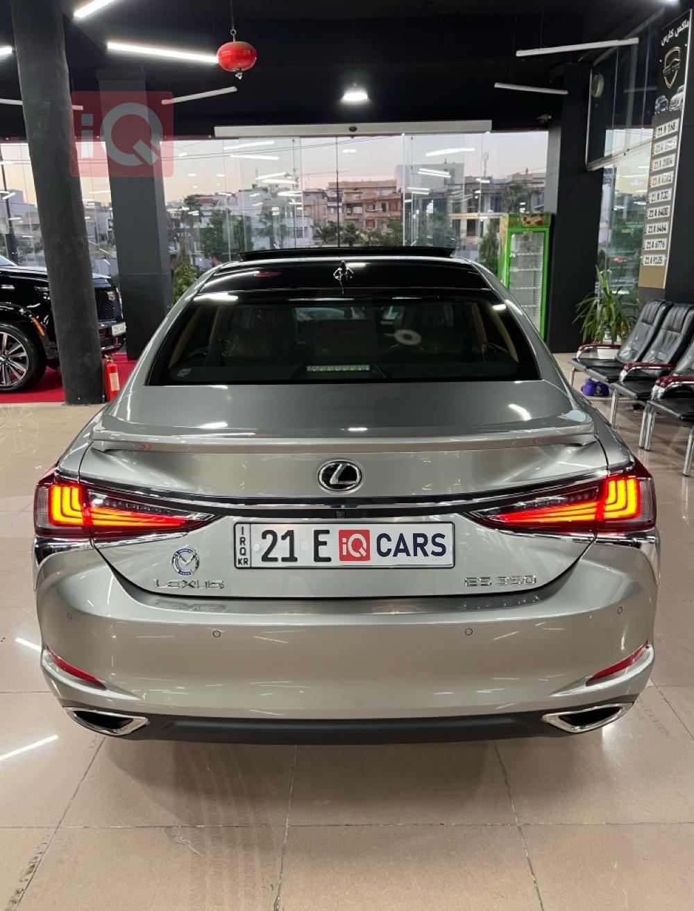 Lexus ES
